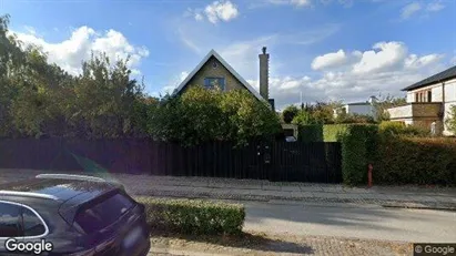 Lejligheder til leje i Charlottenlund - Foto fra Google Street View