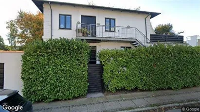 Lejligheder til salg i Charlottenlund - Foto fra Google Street View
