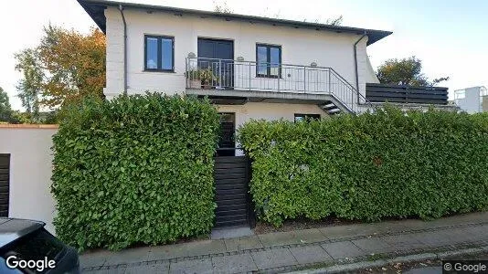 Lejligheder til salg i Charlottenlund - Foto fra Google Street View