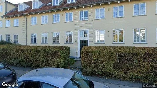 Lejligheder til salg i Charlottenlund - Foto fra Google Street View