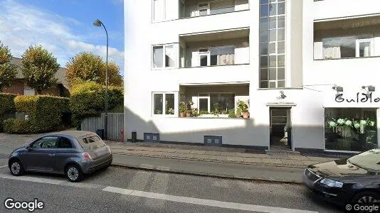 Lejligheder til salg i Charlottenlund - Foto fra Google Street View