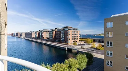 Lys og moderne lejlighed på 75 m² med udsigt over vandet