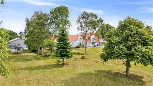 Huse i Helsinge - billede 1