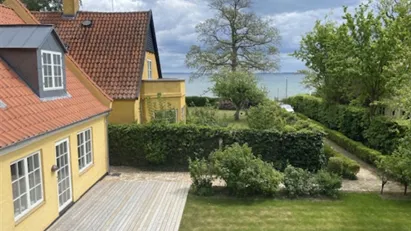 Smukt design og bedste beliggenhed i Humlebæk