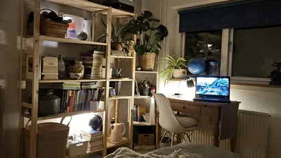 Kortvarig/tidsbegrænset værelse møbleret/ furnished shorts term room