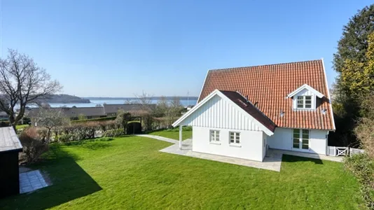 Huse i Birkerød - billede 1
