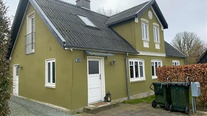 Hyggeligt moderniseret hus med charme i Uggelbølle