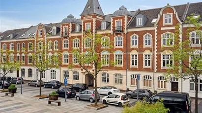 Flot lys lejlighed på Axeltorv