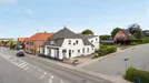 Værelse til leje, Rønde, Hovedgaden<span class="blurred street-number" onclick="ProcessAdRequest(2900002)"><span class="hint">Se vejnr.</span>[xxxxxxxx]</span>