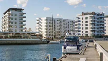 Skøn Tuborg lejlighed med vandudsigt.