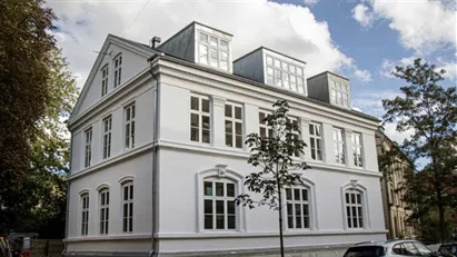 Fantastik luksus lejlighed ved søerne på Frederiksberg.