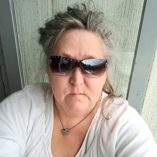 4 Værelses , ingen husdyr,måske lille have Terrasse... Balkon...<br />Stuen eller 1 sal<br />Hels...