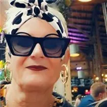 Christel søger: lejlighed eller rækkehus til leje i Odense C, Odense V eller Odense NV m.fl. 