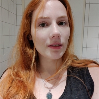 Hej, vi er et par som søger rækkehus eller lejlighed med have (på stueetagen) . Den ene studerend...