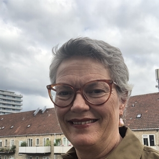 Andelsbolig helst med altan.<br />Gerne højt oppe